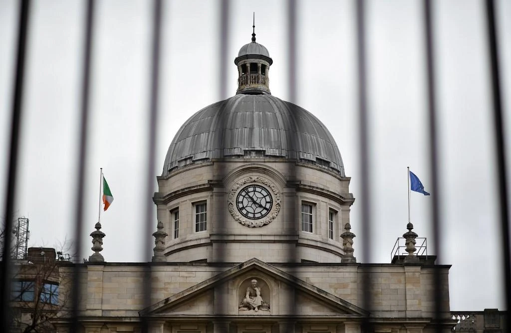 Voting begins in Irish general elections