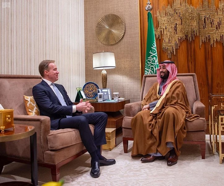 The Saudi crown prince and the WEF president discussed a number of issues about global and regional developments that are relevant to economic aspects. (SPA)