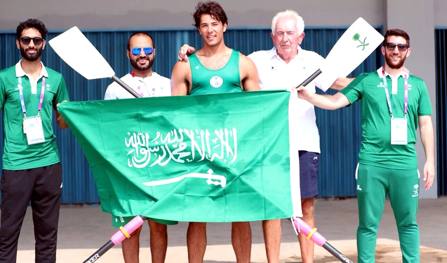 Husein Alireza, center, says the Kingdom’s extensive coastline and suitable weather yearround make it an ideal location for the sport, which requires intensive training. (Photo/Supplied)