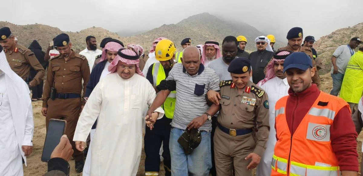 Sudanese Capt. Taha Al-Kabbashi was found wandering 3 km from the site where his plane went down following a major search operation in a rugged area of the Tihamat Al-Namas governorate. (SPA)