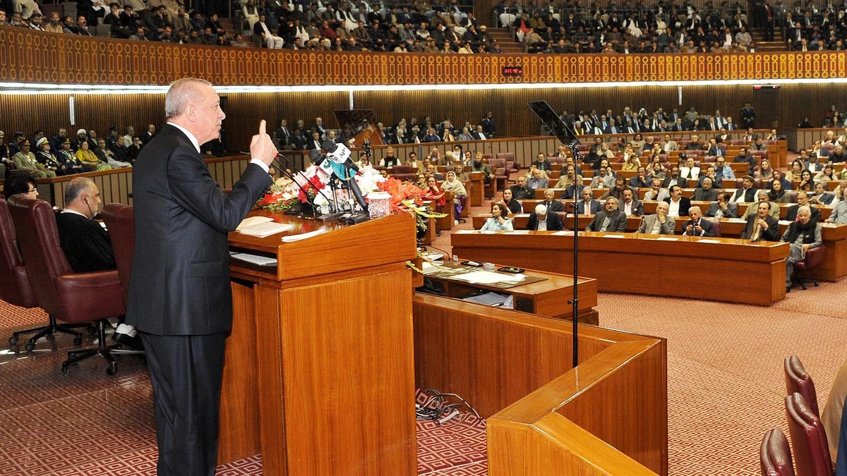 President of Turkey H.E Recep Tayyip Erdogan addresses the joint session at the Parliament House in Islamabad on Feb. 14, 2020. (PID)