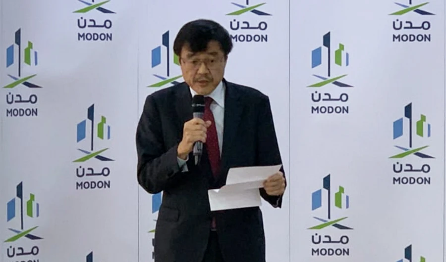 Japan’s consul general, Masayuki Miyamoto, awarded certificates to the engineers.