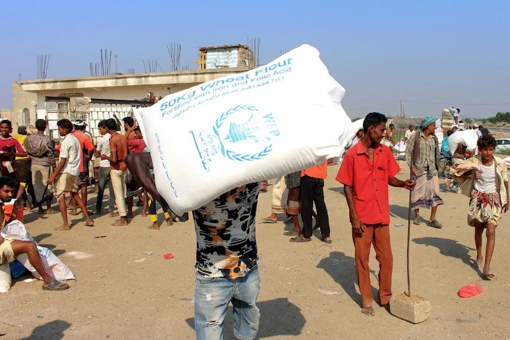 US threatens to suspend Yemen aid operations over Houthi interference