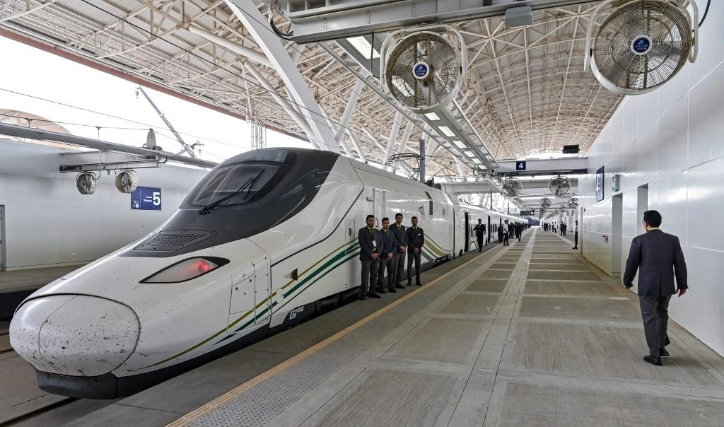 Saudi investments in non-oil infrastructure projects will continue to support economic activity this year, economists say. (AFP)