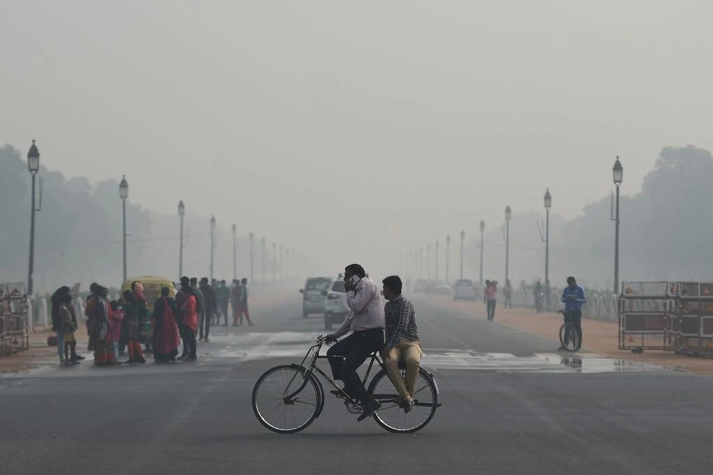 New Delhi’s toxic air is caused by vehicle and industrial emissions, dust from building sites, smoke from the burning of rubbish and crop residue in nearby fields. (AFP)