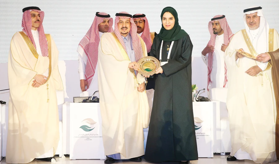 Riyadh Gov. Prince Faisal bin Bandar honors top donors and the humanitarian ambassadors of KSRelief. (Photo/Social media)
