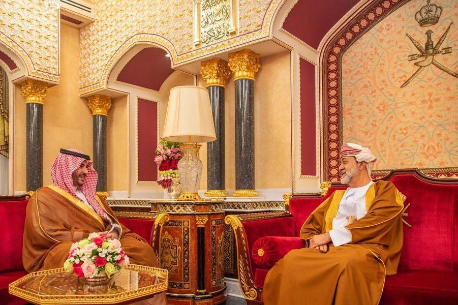 Oman’s Sultan Haitham bin Tariq Al-Said received Prince Khalid bin Salman, Saudi deputy minister of defense, in Muscat on Wednesday. (SPA)