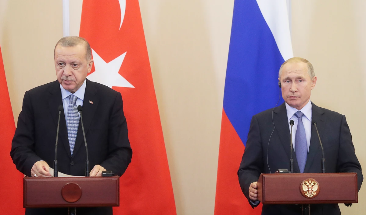 Turkish President Recep Tayyip Erdogan and Russian President Vladimir Putin announced the establishment of a security corridor of 12 kilometers (km) in width. (AFP)