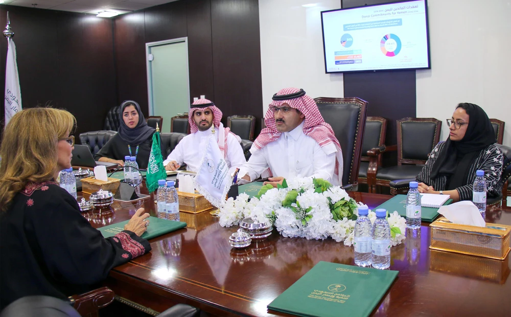 Saudi Ambassador to Yemen Mohammed bin Saeed Al-Jaber meeting with Frances Townsend, former homeland security adviser to US President George W. Bush, in Riyadh on Thursday. (SPA)