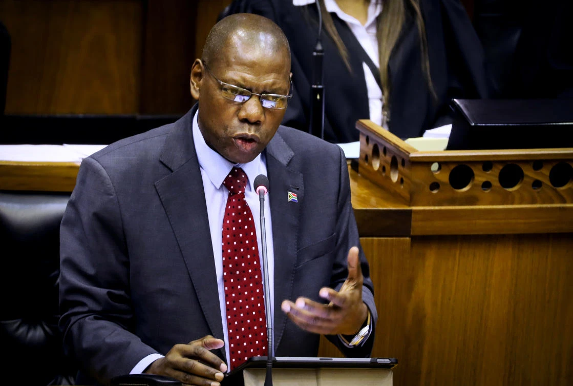 South African Health Minister Dr. Zweli Mkhize confirms the first case of coronavirus in South Africa at Parliament in Cape Town, South Africa, March 5, 2020. (File/Reuters)