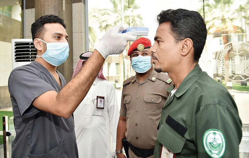 Saudi employees discuss readiness to combat coronavirus