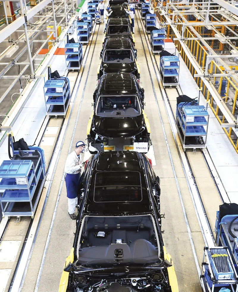 China automakers seek policy relief after virus sales plunge