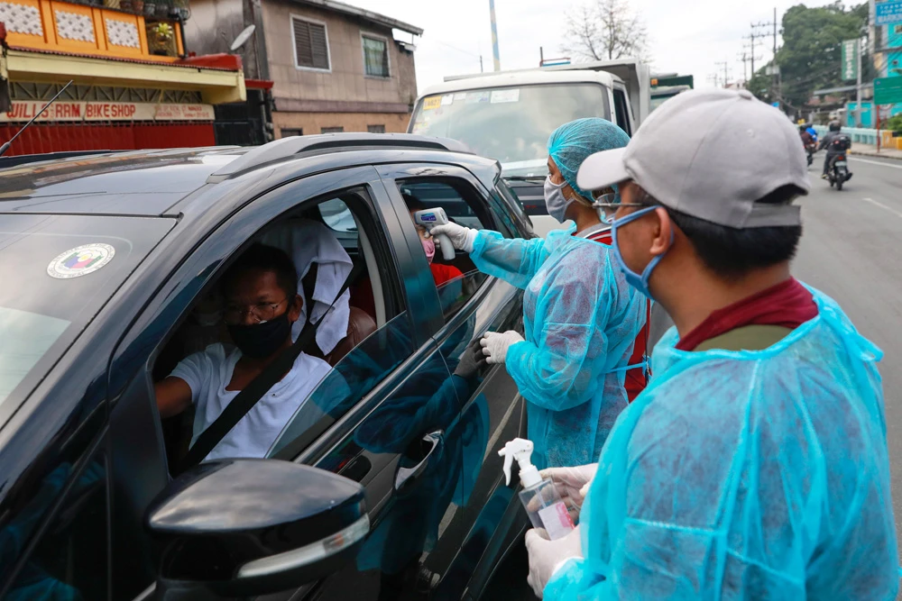 World heads for lockdown as virus chaos grows
