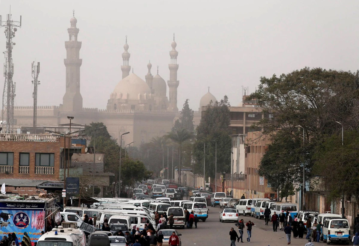 The minarets of Sultan Hassan Mosque and the Al-Rifa'i Mosque are seen as a traffic jam forms during a sandstorm in Cairo, Egypt January 6, 2019. (Reuters)