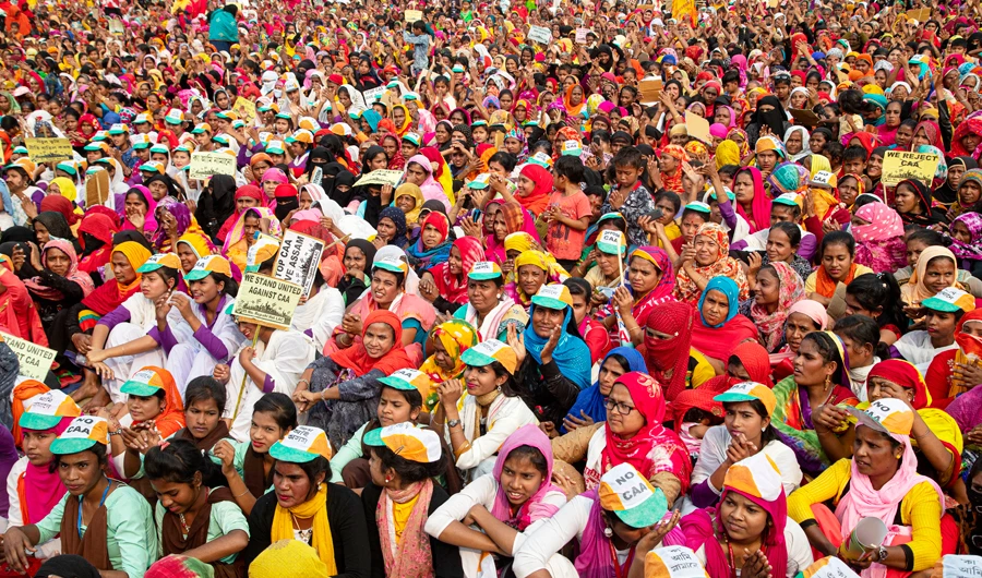 Hundreds of women in India brave virus threat to protest citizenship law