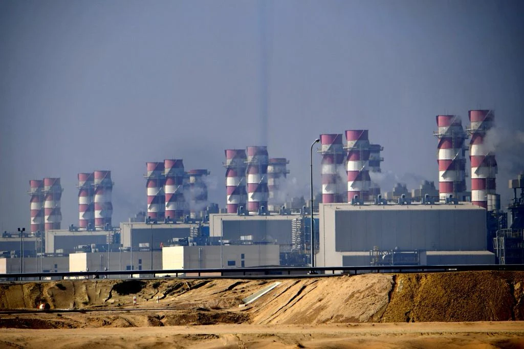 Saudi Arabia’s National Water Company announced on Saturday that it will increase its supply of water to 9.7 million m³ daily to deal with increased demand. (File/AFP)