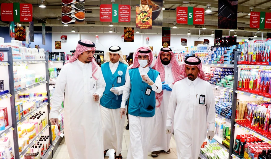 Ministry teams equipped with the latest price-monitoring technology were conducting daily checks. (SPA)