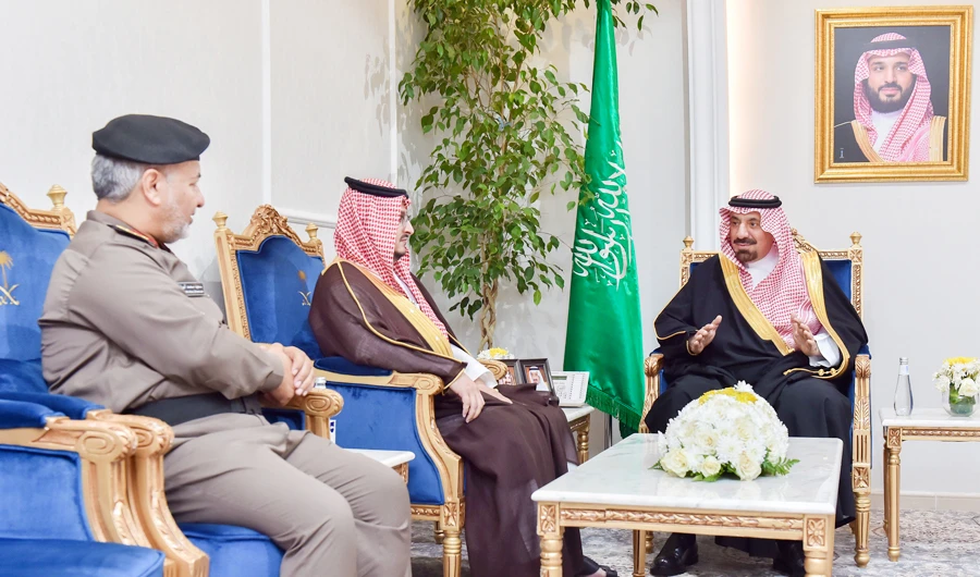 Najran Gov. Prince Jalawi bin Abdul Aziz bin Musaed receives top regional officials to review the steps taken to curb coronavirus in the region. (SPA)