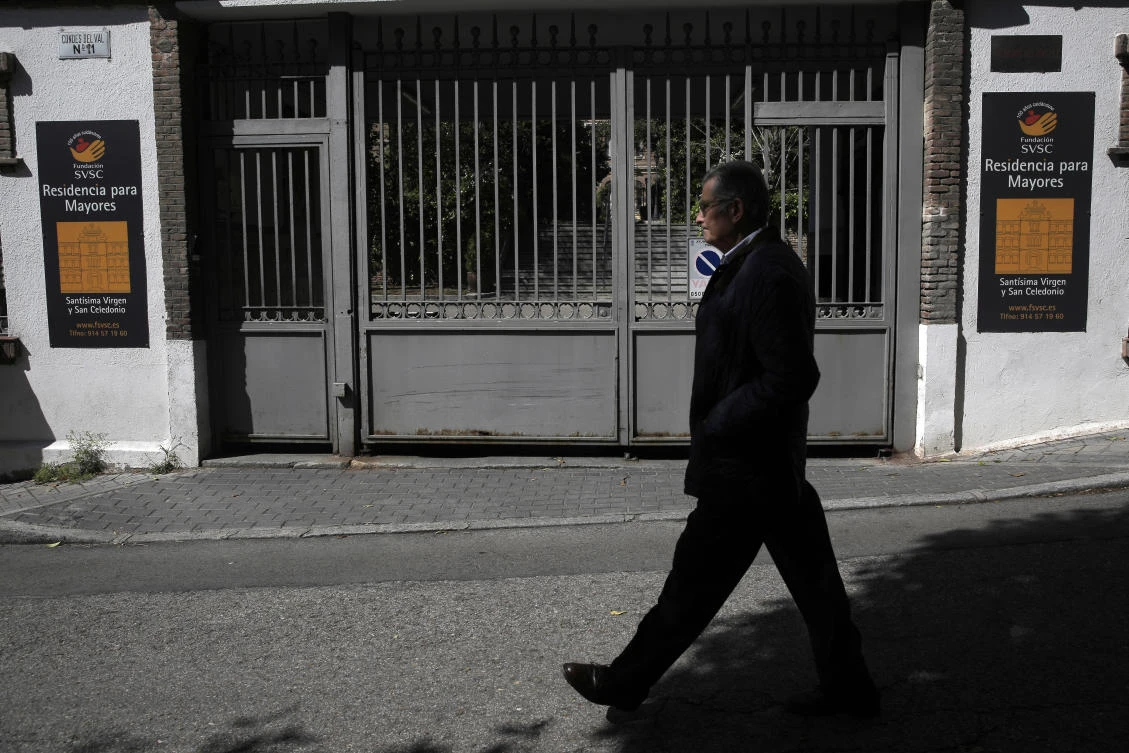 Spain’s overall number of coronavirus cases soared to 56,188 from 47,610 on Wednesday. (AP)