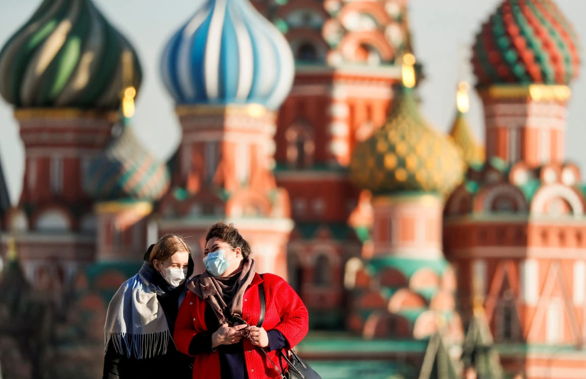 Moscow announced the strict new isolation measures after many Muscovites refused to heed official recommendations and self-isolate at the weekend and instead went to parks for barbecues. (Reuters)