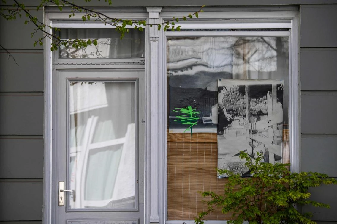 An art installation by German artist Knut Eckstein, part of the "Balconies, Life, Art, Pandemic, and Proximity" exhibition is seen in Berlin on April 12, 2020, amid a new coronavirus COVID-19 pandemic. Over 30 artists are taking part in the two-day exhibition which calls on "the artistic community living in [Berlin's district of] Prenzlauer Berg to activate / exhibit / inhabit / their windows and balconies on Easter Sunday and Monday". Curated by Ovul Durmusoglu and Joanna Warsza, the exhibition boasts "zero budget, no openings, no crowds, just a proposition of a stroll that would connect dots in solidarity and togetherness". - RESTRICTED TO EDITORIAL USE - MANDATORY MENTION OF THE ARTIST UPON PUBLICATION - TO ILLUSTRATE THE EVENT AS SPECIFIED IN THE CAPTION / AFP / John MACDOUGALL / RESTRICTED TO EDITORIAL USE - MANDATORY MENTION OF THE ARTIST UPON PUBLICATION - TO ILLUSTRATE THE EVENT AS SPECIFIED IN THE CAPTION