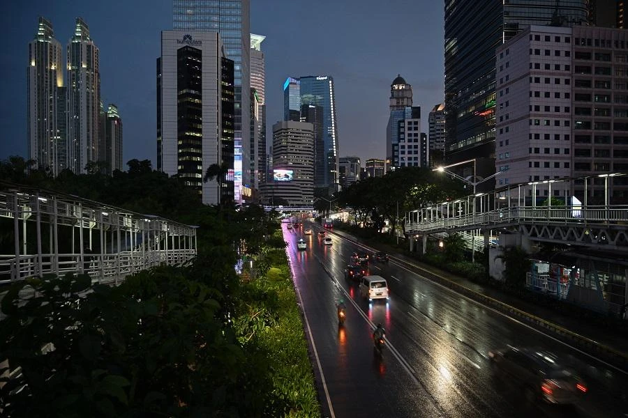Few vehicles are seen on the usually busy Sudirman street as the government called on people to stay home amid the COVID-19 coronavirus outbreak in Jakarta on March 31, 2020. (File/AFP)