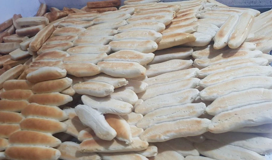 Bakeries are producing large quantities of various types of bread. (SPA)