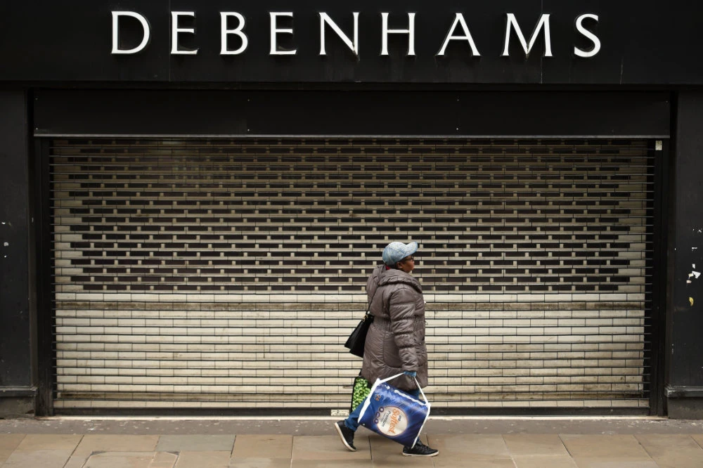 UK retailer Debenhams goes into  the red again