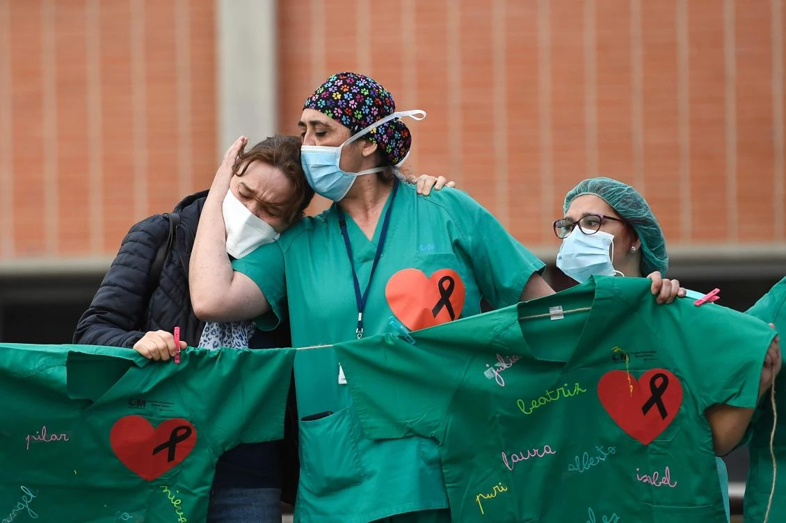 Spain has recorded its lowest daily death toll from the new coronavirus in 17 days, with 605 people dying, the government said. (AFP)
