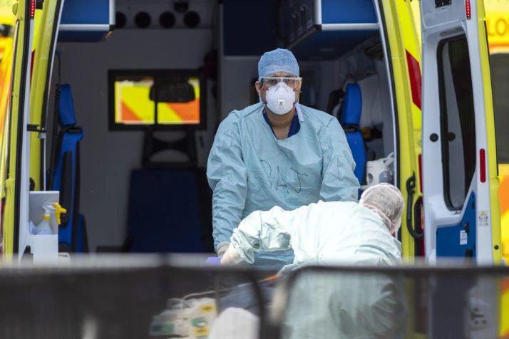 The UK government says outbreaks of COVID-19 have been reported in one in eight care homes. (Getty Images)
