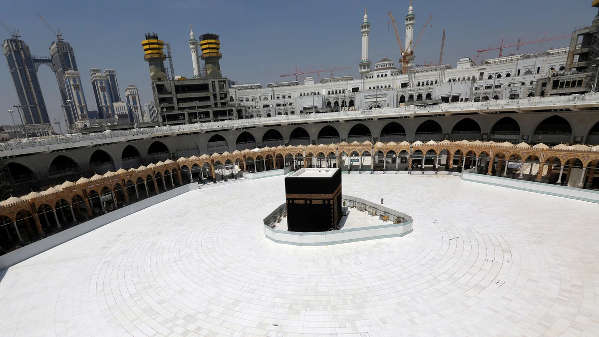 The Kaaba is seen at the Grand Mosque, almost empty of worshippers after Saudi authorities suspended umrah for fear of the novel coronavirus, Mecca, Saudi Arabia, March 6, 2020. (Reuters)