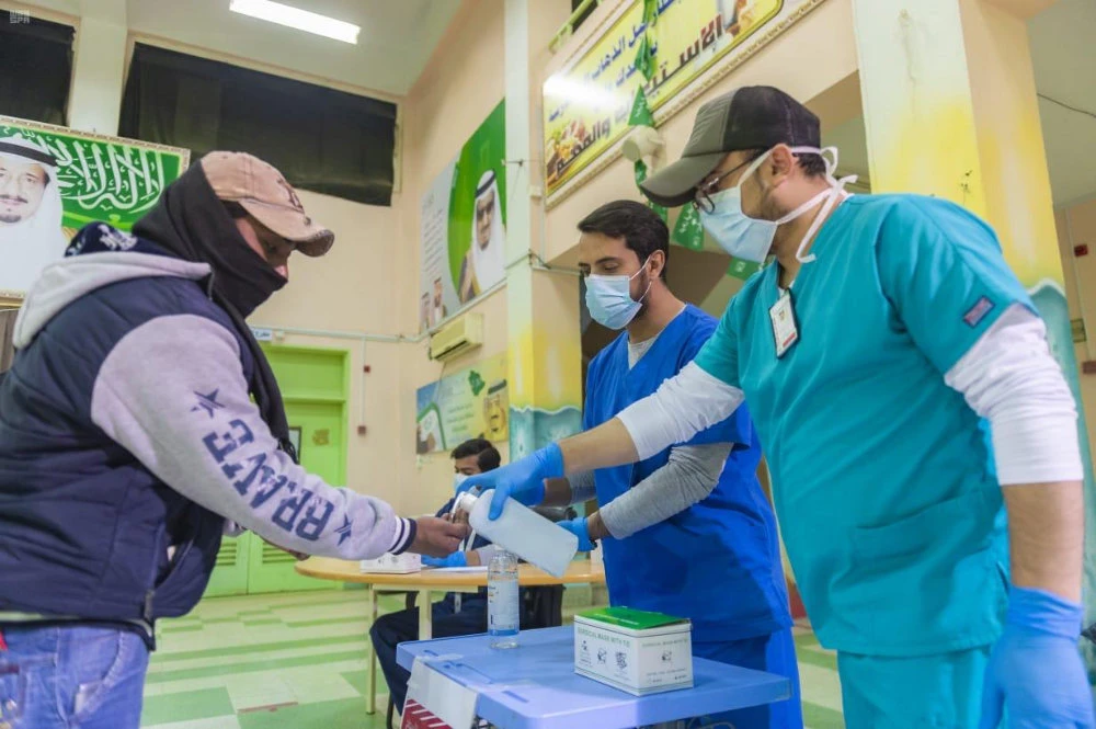 Saudi club teaches hearing-impaired to protect themselves from COVID-19
