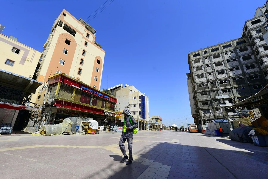 Kuwait’s Ministry of Health said it had quarantined a building in Hawally after five Indian expats have been found to have the COVID-19. (File/AFP)