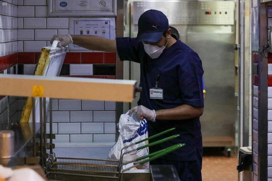 Surveillance cameras are to be placed in restaurants and catering kitchens in Asir Province to ensure restaurants are keeping food and workers safe amid the coronavirus pandemic. (SPA)