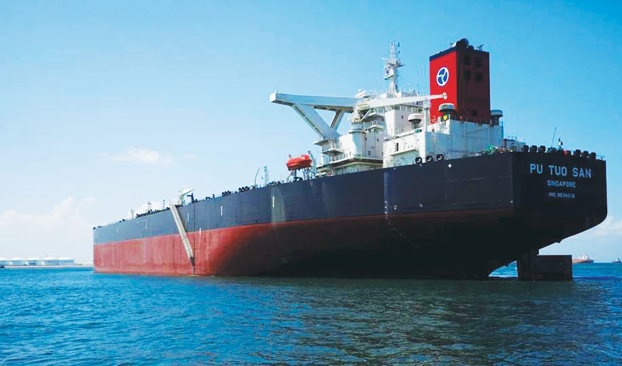 A view of Hin Leong’s Pu Tuo San VLCC supertanker in the waters off Jurong Island in Singapore. (Reuters/File)