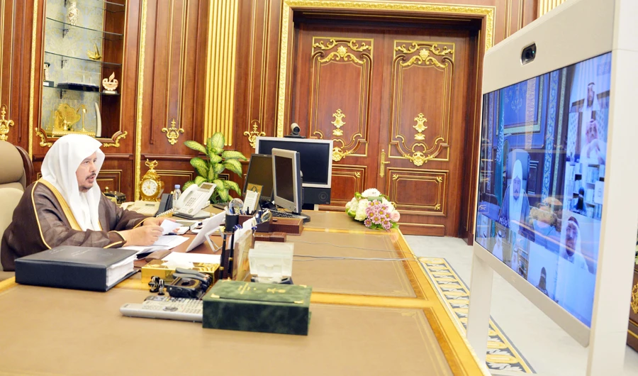 Saudi Shoura Council Speaker Dr. Abdullah Al-Asheikh chairs a remote session of the council as a health precaution in Riyadh on Monday. (SPA)