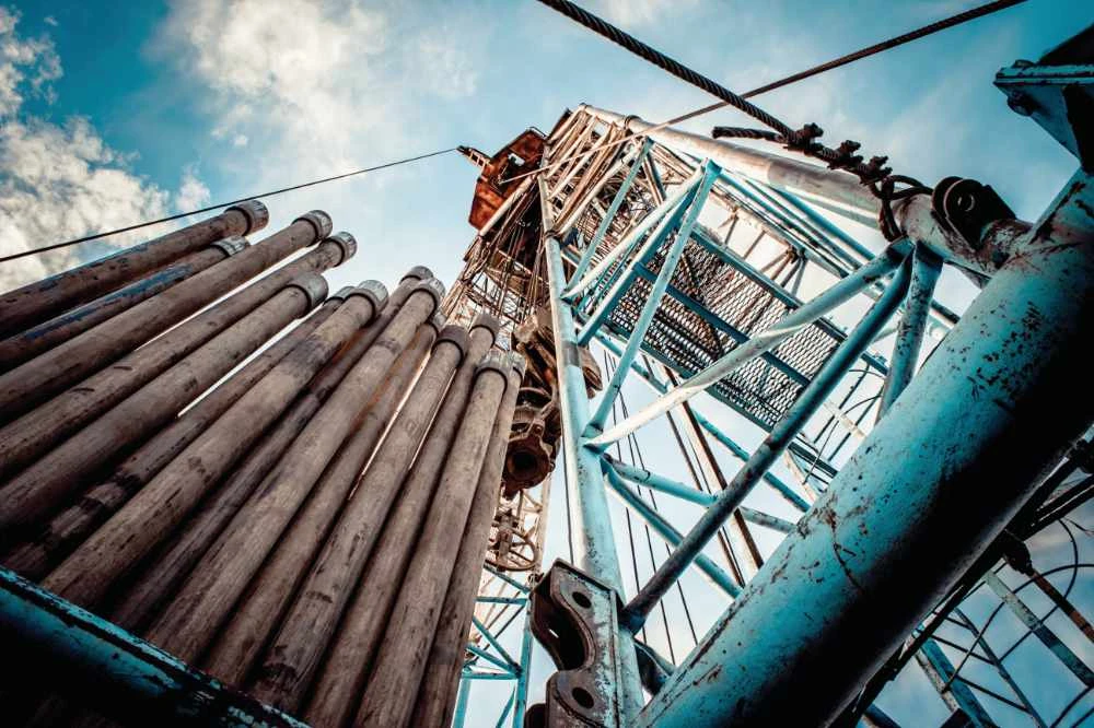 US oil giant halts shale output, seeks to cancel sales contracts