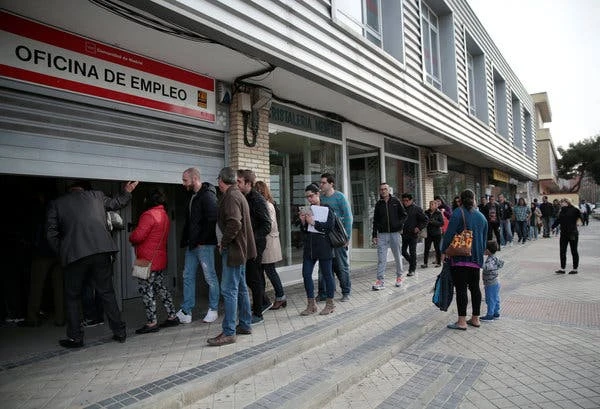 Since the state of emergency was declared in Spain due to the coronavirus on March 12, around 900,000 jobs have been lost. (Supplied)