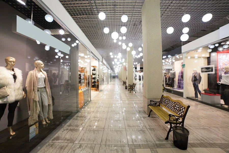 Despite reassurances that strict limitations will be in place, most said they would still avoid malls. (File/Shutterstock)