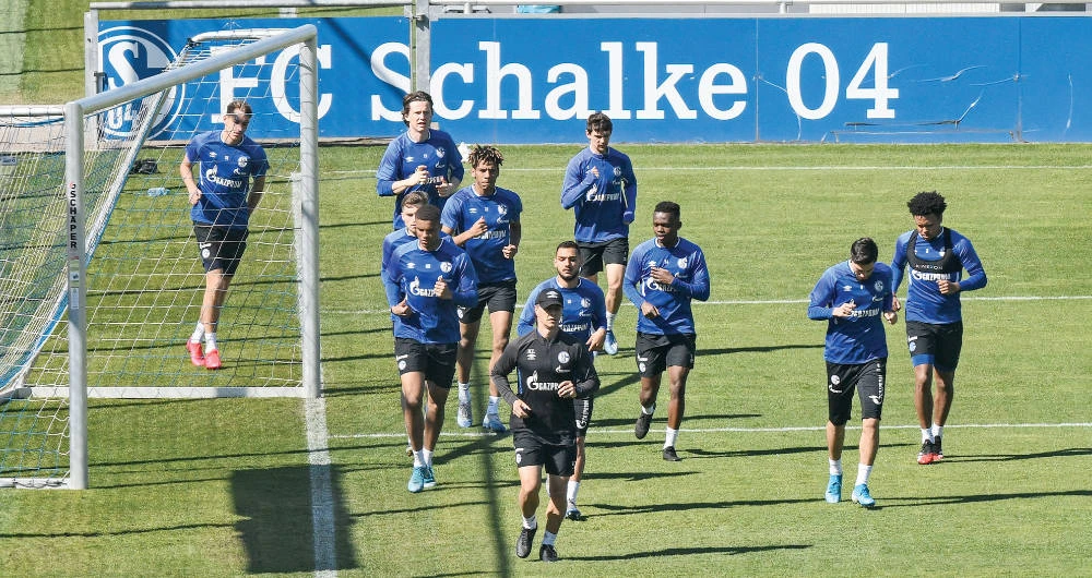 The team of German Bundesliga soccer club FC Schalke 04 during a training session in Gelsenkirchen last week. (AP)