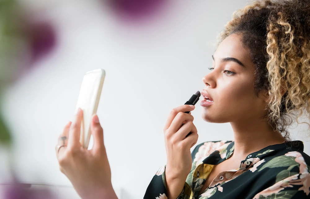 A simple 10-minute makeup look for your next Zoom meeting