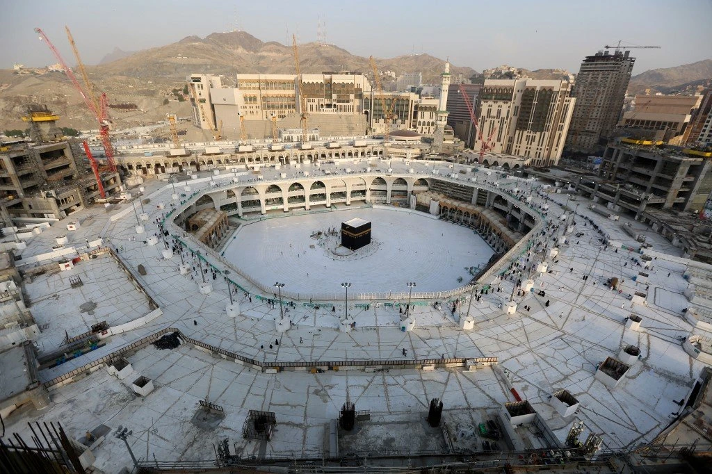 LIVE: Taraweeh prayer from Makkah