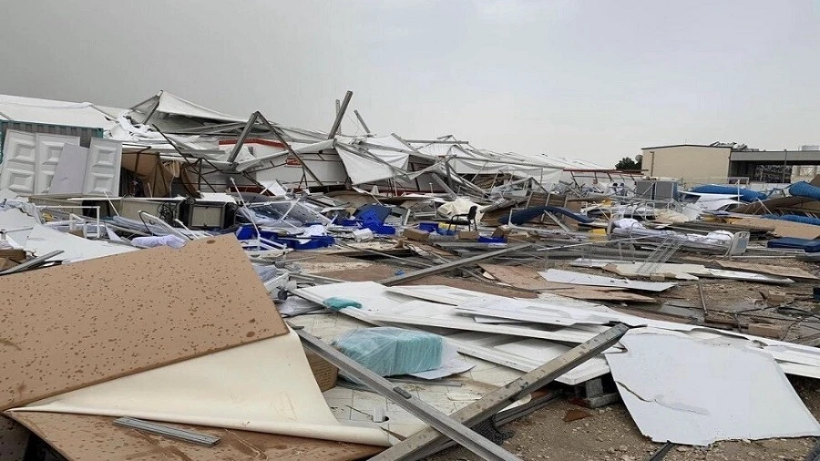 Footage from the video shows heavy winds buffeting the hospital, reportedly built just two weeks ago at the Umm Salal area in north of Doha. (RT)