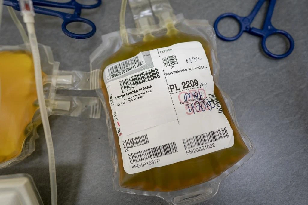 Coronavirus: Blood plasma treatment trial begins in UK