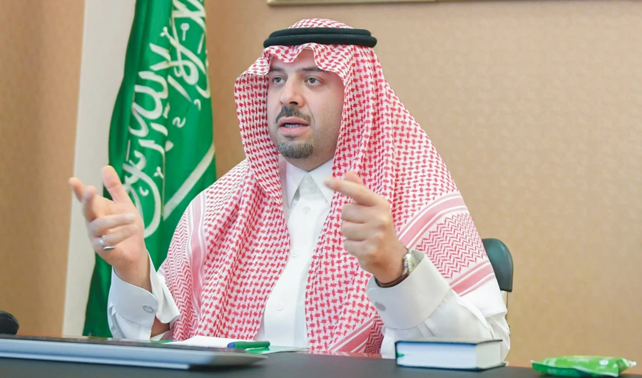 Northern Borders Gov. Prince Faisal bin Khalid bin Sultan chaired an online meeting on Tuesday to review steps to fight COVID-19. (SPA)