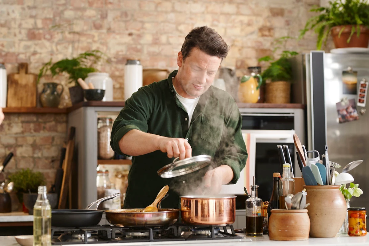 Jamie Oliver’s new show premieres on FOX Life