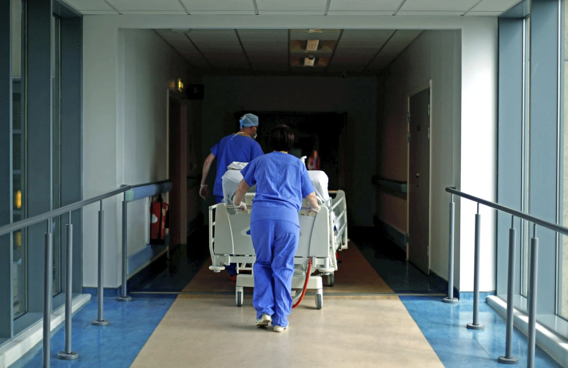 Blood-thinning drugs can help save lives of COVID-19 patients: UK doctors