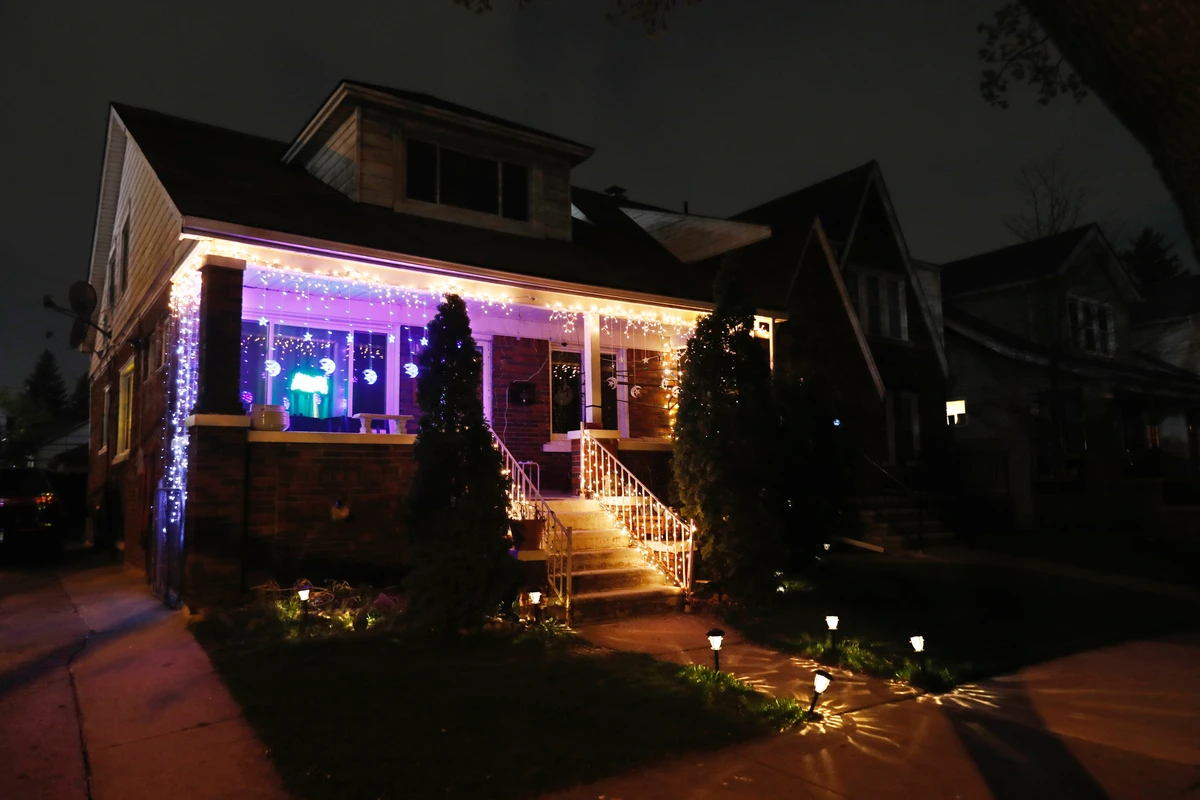 US Muslims try to balance Eid rituals with virus concerns