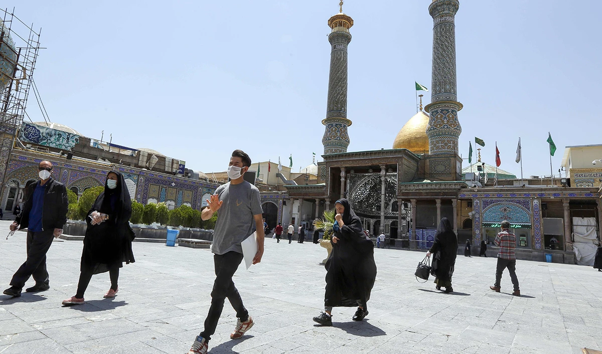 Iran reopens key shrines as virus cases reach 137,724