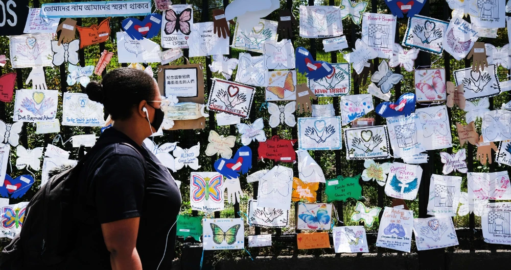 The full death toll stood at 100,396 in the United States. (AFP)